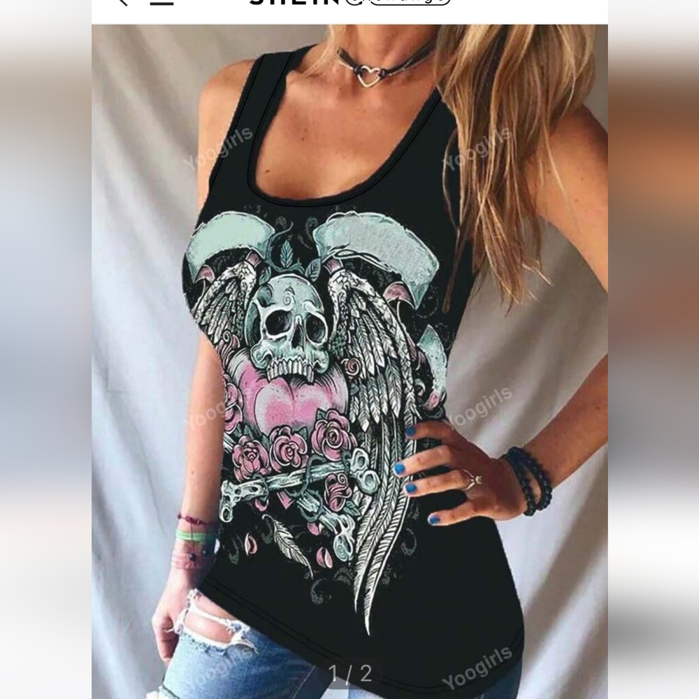 Fitted Black Sleeveless Graphic Tank Top with Skull and Wings
